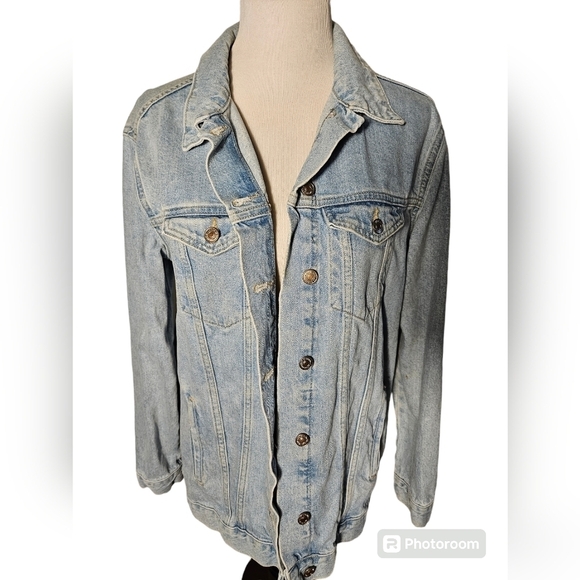Forever 21 Los Angeles Jackets & Blazers - Forever 21 Los Angeles light wash denim jacket womens size s.